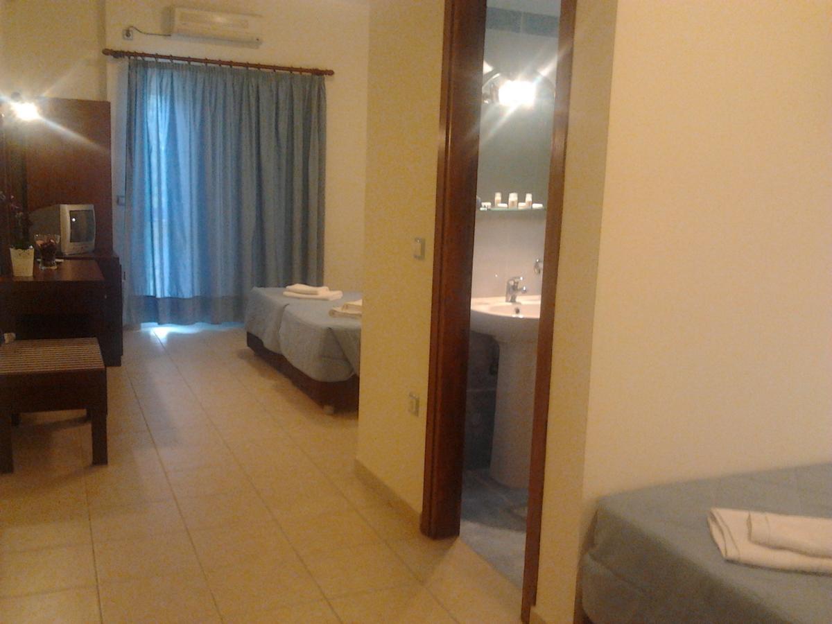 Ionion Star Hotel Tholon Zewnętrze zdjęcie